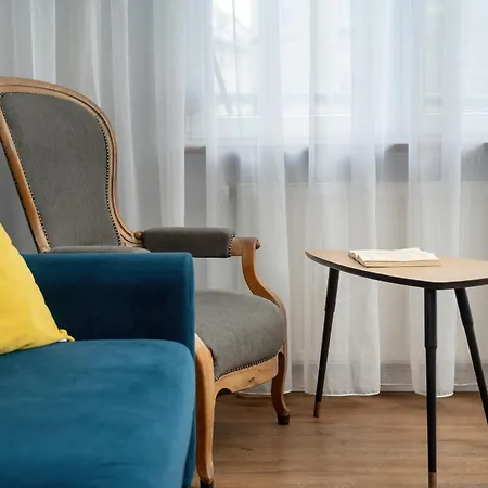 Jednosci Narodowej By Renters Apartment *