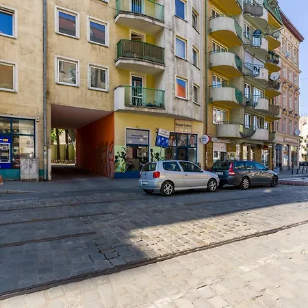 Jednosci Narodowej By Renters Apartment