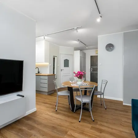 Apartment Jednosci Narodowej By Renters *