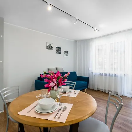 Jednosci Narodowej By Renters Apartment *