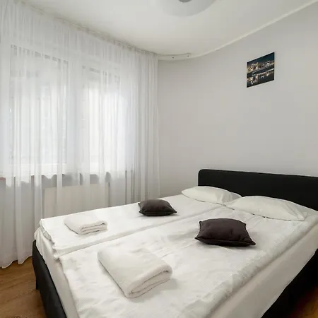 Jednosci Narodowej By Renters *